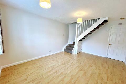 3 bedroom terraced house to rent, Walton-on-Thames, Surrey, KT12