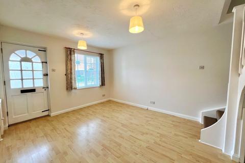 3 bedroom terraced house to rent, Walton-on-Thames, Surrey, KT12