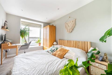 1 bedroom flat to rent, Tollgate Gardens, Kilburn, London, NW6