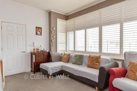 1 bedroom ground floor flat for sale, Hoddern House, Peacehaven BN10
