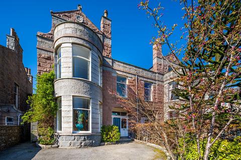 Semi-detached house - Hamilton Place, Aberdeen, AB15