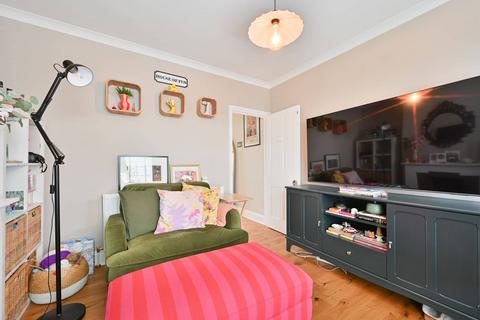 2 bedroom terraced house for sale, Pretoria Road, Watford, WD18
