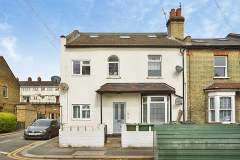 2 bedroom property for sale, Grove Road, London, E17