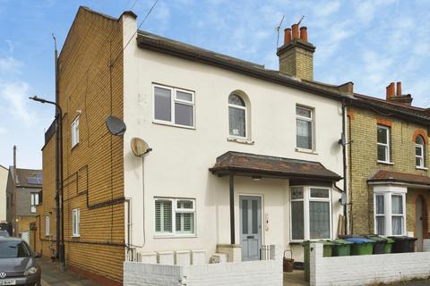 2 bedroom property for sale, Grove Road, London, E17