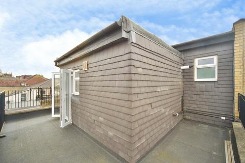 2 bedroom property for sale, Grove Road, London, E17