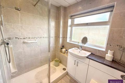 2 bedroom flat for sale, Roundwood Court, Worsbrough, Barnsley