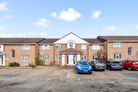 2 bedroom flat for sale, St. Nicholas Court, Crawley RH10