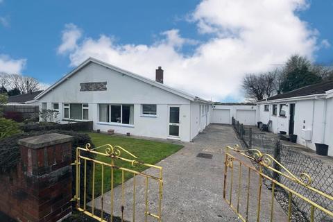 Semi-detached bungalow - Castle View, Bridgend CF31