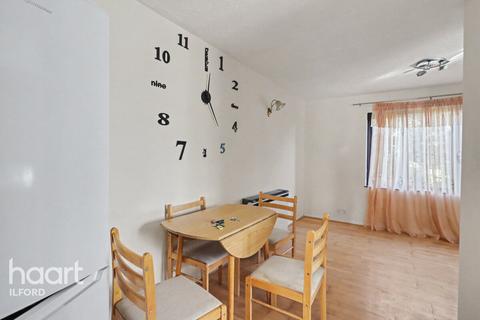 1 bedroom apartment for sale, Capstan Close, ROMFORD