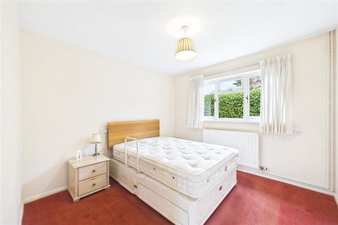 2 bedroom bungalow for sale, Wakeford Court, Silchester Road, Pamber Heath, Tadley, RG26