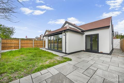 4 bedroom semi-detached house for sale, Acacia Drive, Southend-on-sea, SS1 3