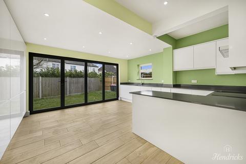 4 bedroom semi-detached house for sale, Acacia Drive, Southend-on-sea, SS1 3