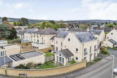 Detached house - Lexington Square, Cheltenham, Gloucestershire, GL52