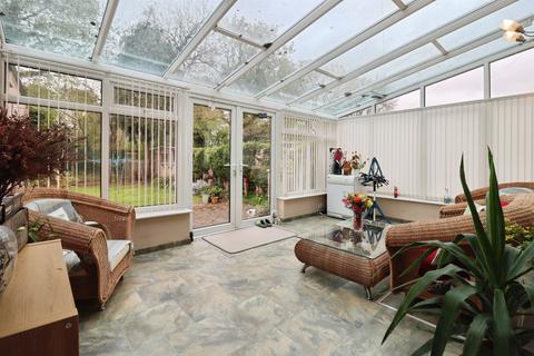 4 bedroom semi-detached house for sale, Highworth Crescent, Yate, Bristol