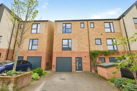 3 bedroom end of terrace house for sale, Infinity View, Stockton-On-Tees