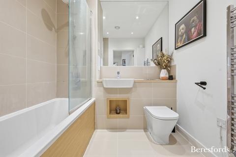1 bedroom apartment for sale, Bell Flower Lodge, Harold Wood, RM3