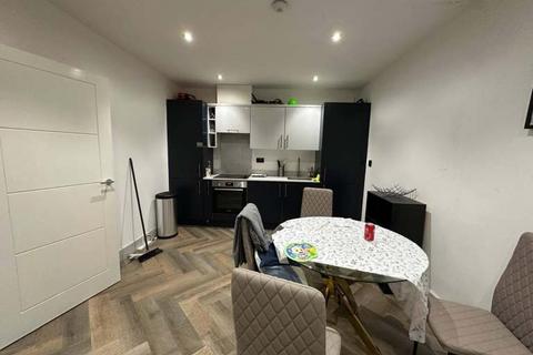 undefined, London Road, Romford RM7
