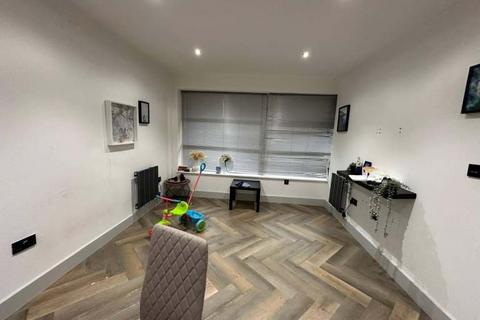 undefined, London Road, Romford RM7