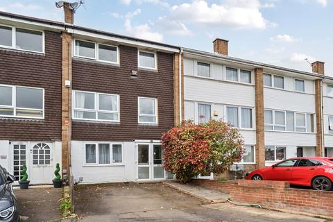 Mead Way, Hayes, Bromley, BR2