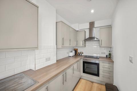1 bedroom flat to rent, North Mews, London