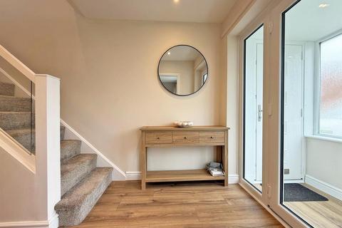 3 bedroom semi-detached house for sale, Faintree Avenue, Sutton Farm, Shrewsbury