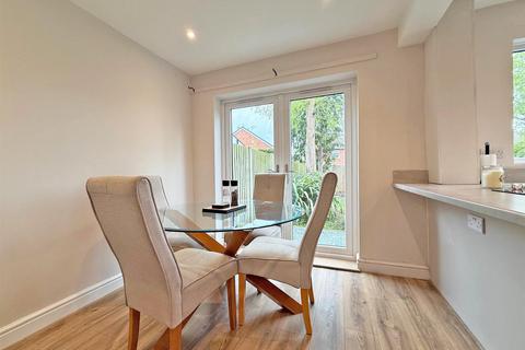 3 bedroom semi-detached house for sale, Faintree Avenue, Sutton Farm, Shrewsbury