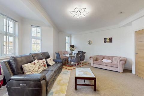2 bedroom apartment for sale, Twickenham Road, Richmond