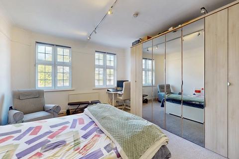 2 bedroom apartment for sale, Twickenham Road, Richmond