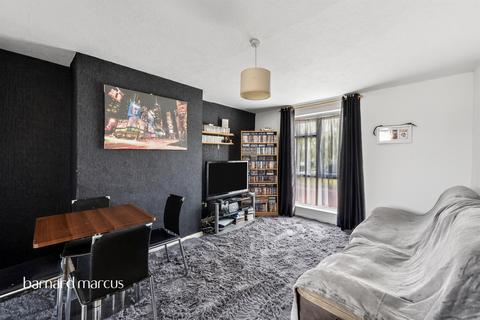 1 bedroom flat for sale, Long Walk, Epsom