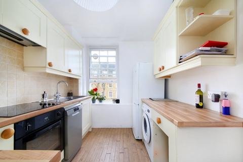 1 bedroom flat for sale, Winfield House, Vicarage Crescent, London
