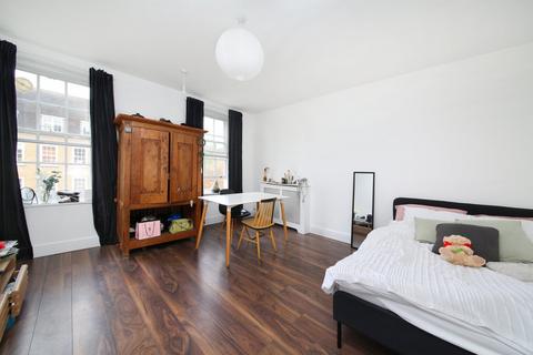 1 bedroom flat for sale, Winfield House, Vicarage Crescent, London