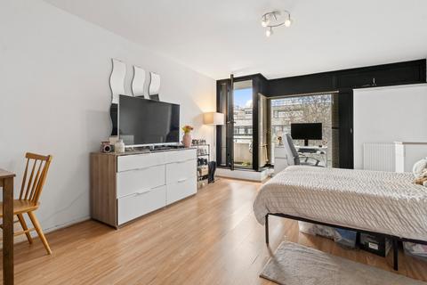 Studio to rent, Broadfield Lane, Camden, London
