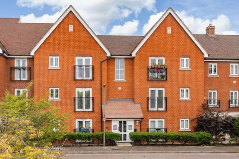 2 bedroom flat for sale, Sanville Gardens, Ware SG12