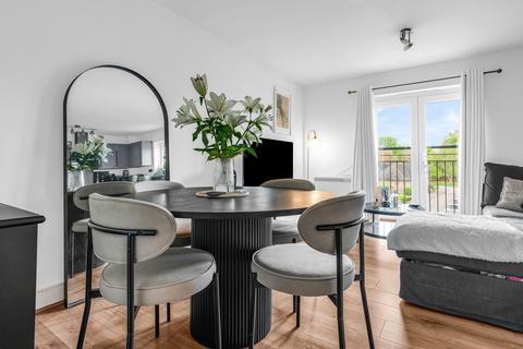 2 bedroom flat for sale, Sanville Gardens, Ware SG12