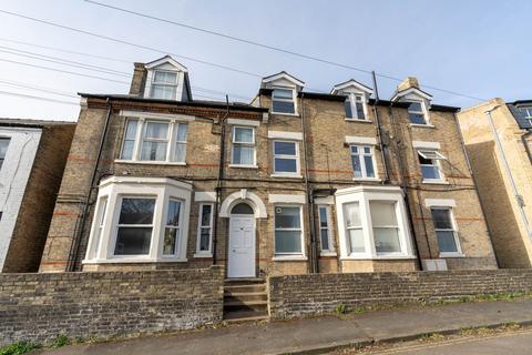 Studio for sale, Alpha Road, Cambridge, CB4