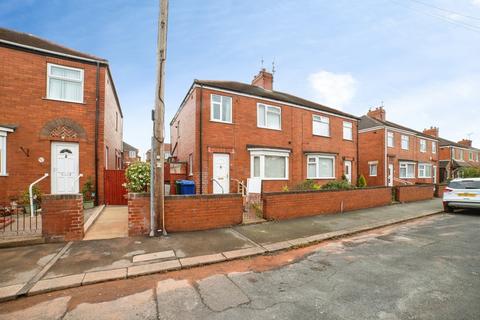 Semi-detached house - St. Ursulas Road, Doncaster, South Yorkshire, DN4