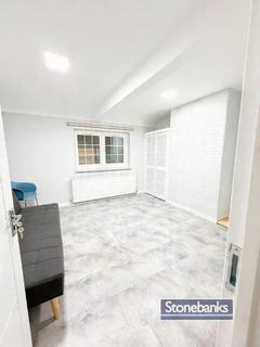 2 bedroom apartment to rent, Church Street, Staines upon thames TW18