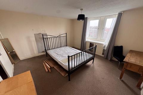 3 bedroom flat for sale, Lorimer Street, Flat E, Dundee DD3