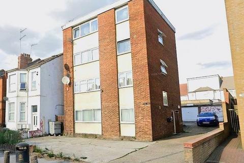 2 bedroom flat to rent, LONDON NW9