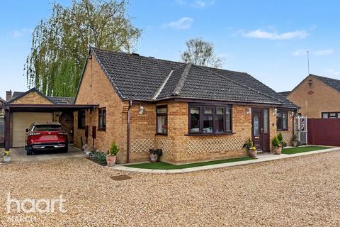 3 bedroom detached bungalow for sale, Wilkinson Close, March