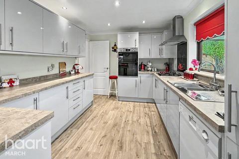 3 bedroom detached bungalow for sale, Wilkinson Close, March