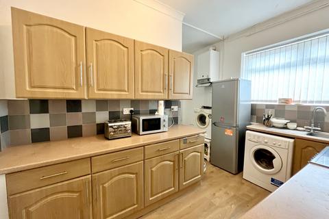 2 bedroom flat to rent, Stratford Road, Newcastle upon Tyne, NE6
