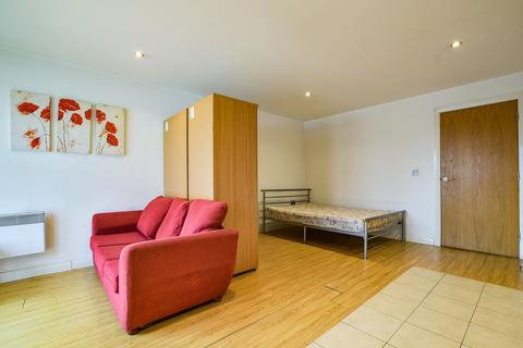 Studio to rent, X Q 7 Building, Taylorson Street South, Salford, M5
