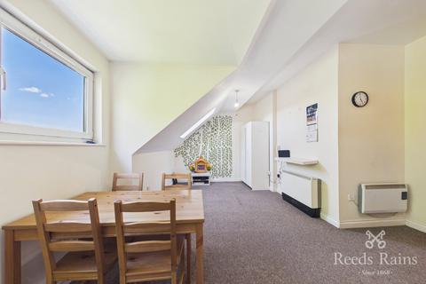 2 bedroom penthouse for sale, Albert Promenade, West Yorkshire HX3