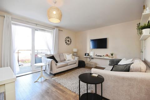 1 bedroom apartment for sale, Safflower Lane, Romford
