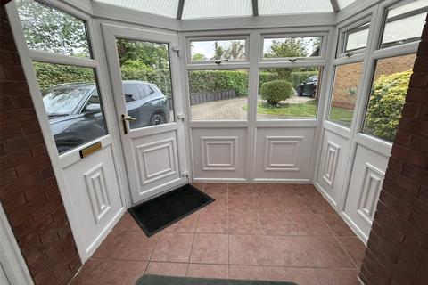 2 bedroom bungalow to rent, Belfry Close, Barnwood, Gloucester, GL4
