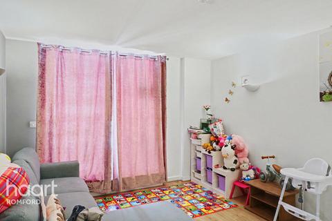 1 bedroom apartment for sale, Mercury Gardens, Romford