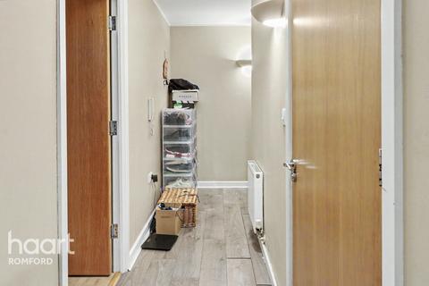 1 bedroom apartment for sale, Mercury Gardens, Romford