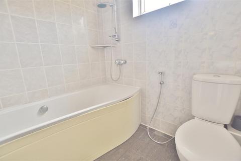 1 bedroom flat for sale, Greystoke Road, Slough
