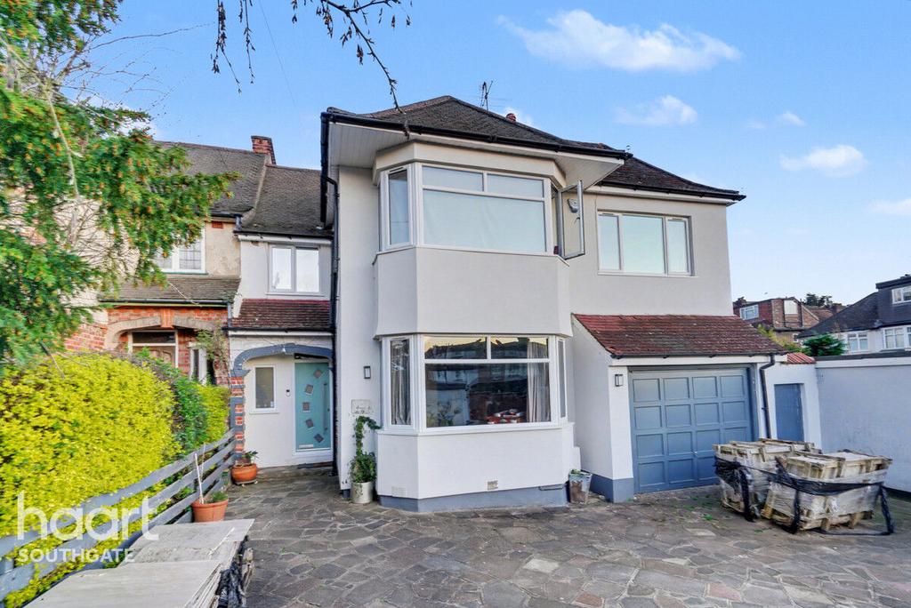 Detached house exterior, driveway, garage